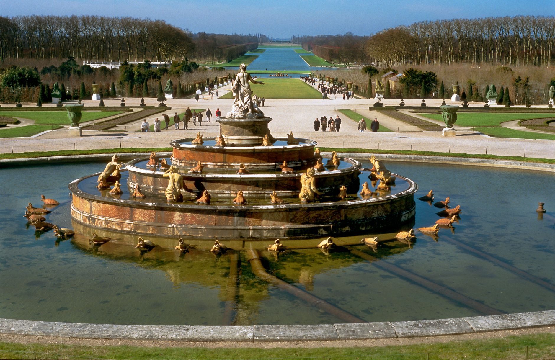 Qu'apportent les nouvelles visites guidées de Versailles en 2023 ?