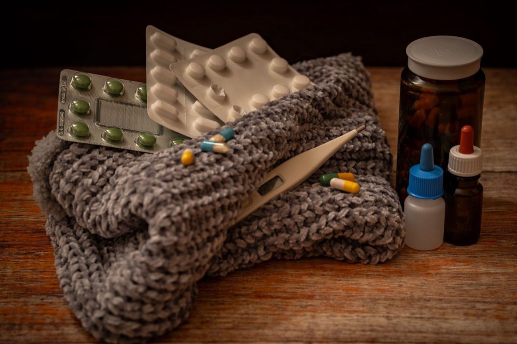 Rhume, grippe ou COVID-19 : reconnaître les symptômes